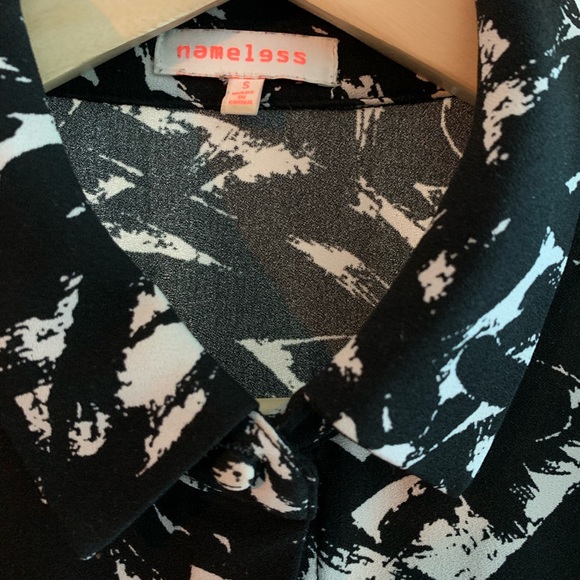 Cropped Blouse - Picture 3 of 4